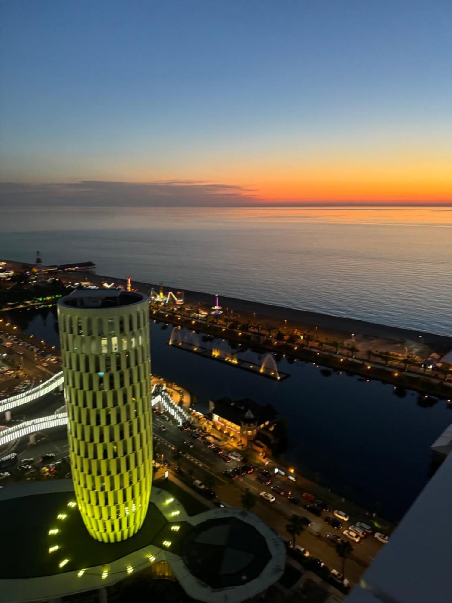 Alliance Palace Aparthotel By Marriott Batumi Exteriér fotografie